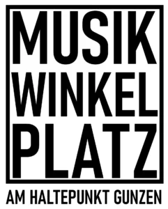 Das Logo des Musikwinkelpatz am Haltepunkt Gunzen